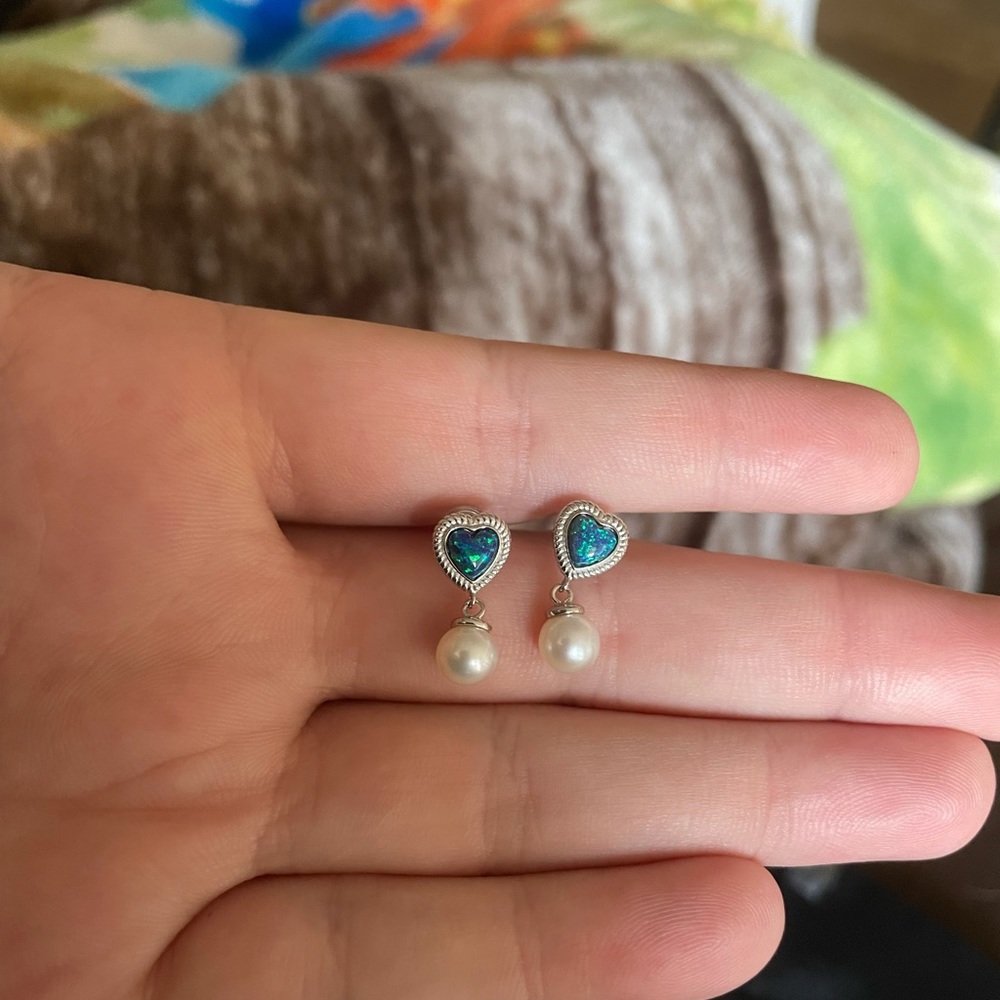 Vantel Pearls drop earrings 😍